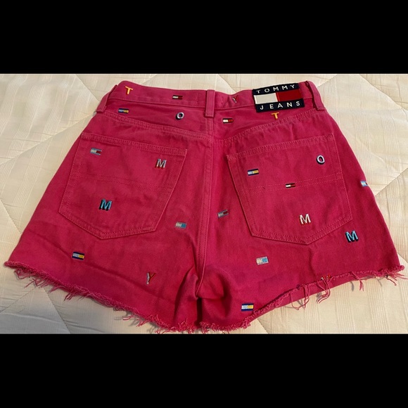 Tommy Jeans pink shorts size 27 - Picture 4 of 4